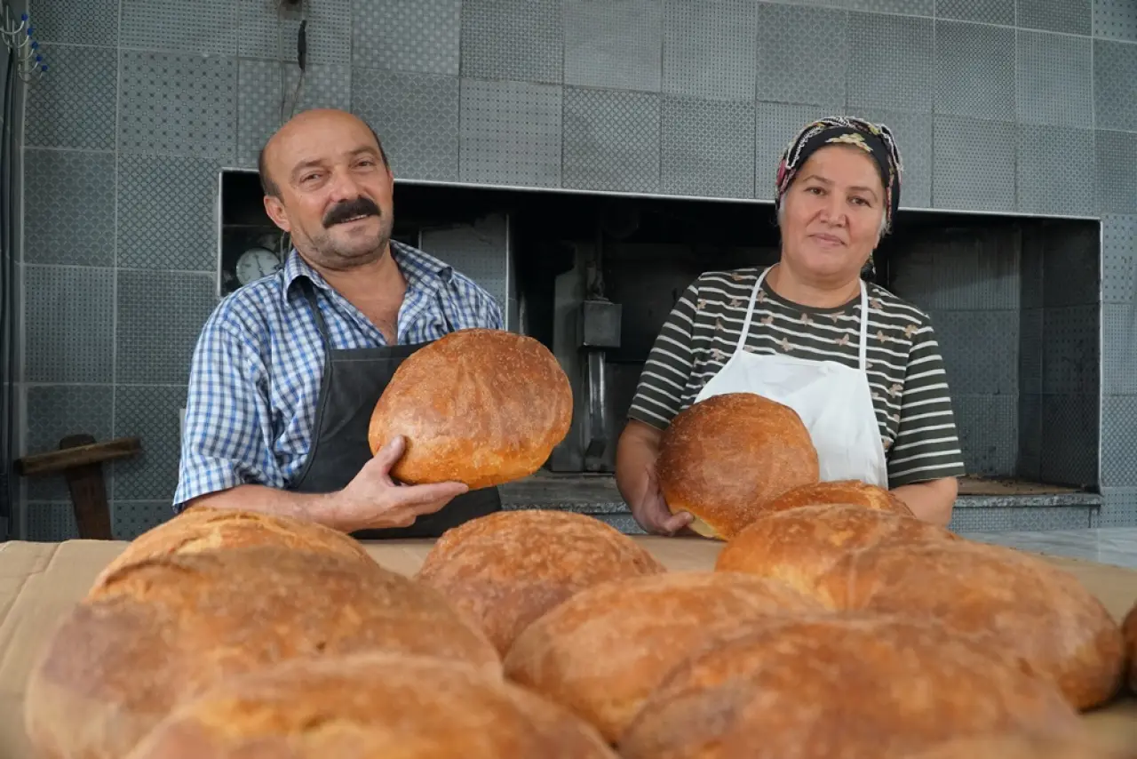 Evinin Alt Katında Açtı, Ekmek Üretiyor 2