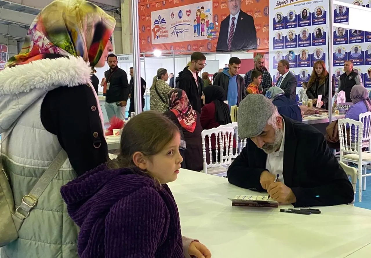 Yazar Ahmet Turgut Okurlarıyla Buluştu 1