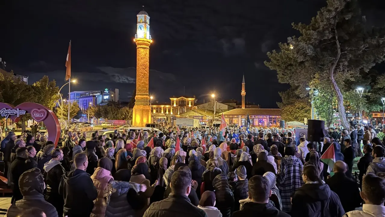 Yüzlerce Vatandaş İsrail'i Protesto Etti 12