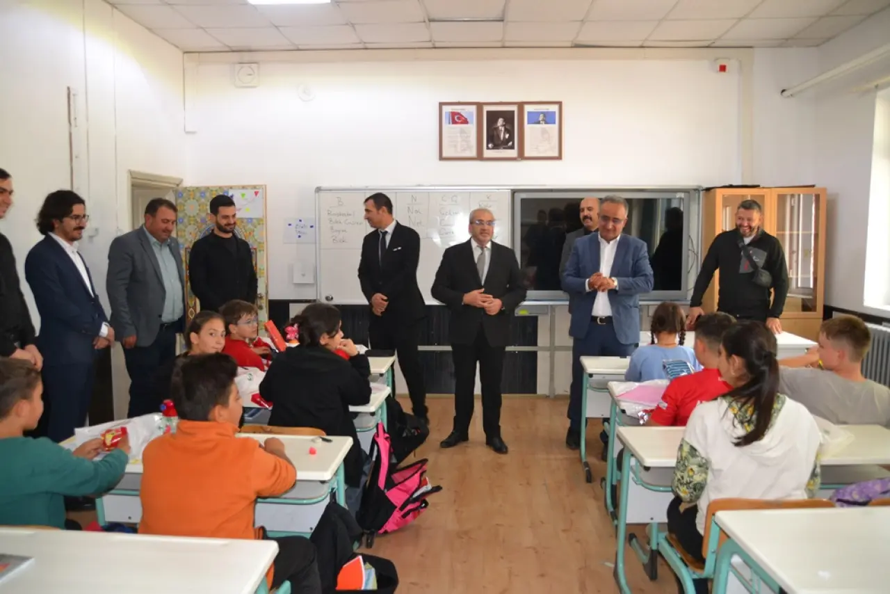 Kardeş Okula Kırtasiye Desteği 4