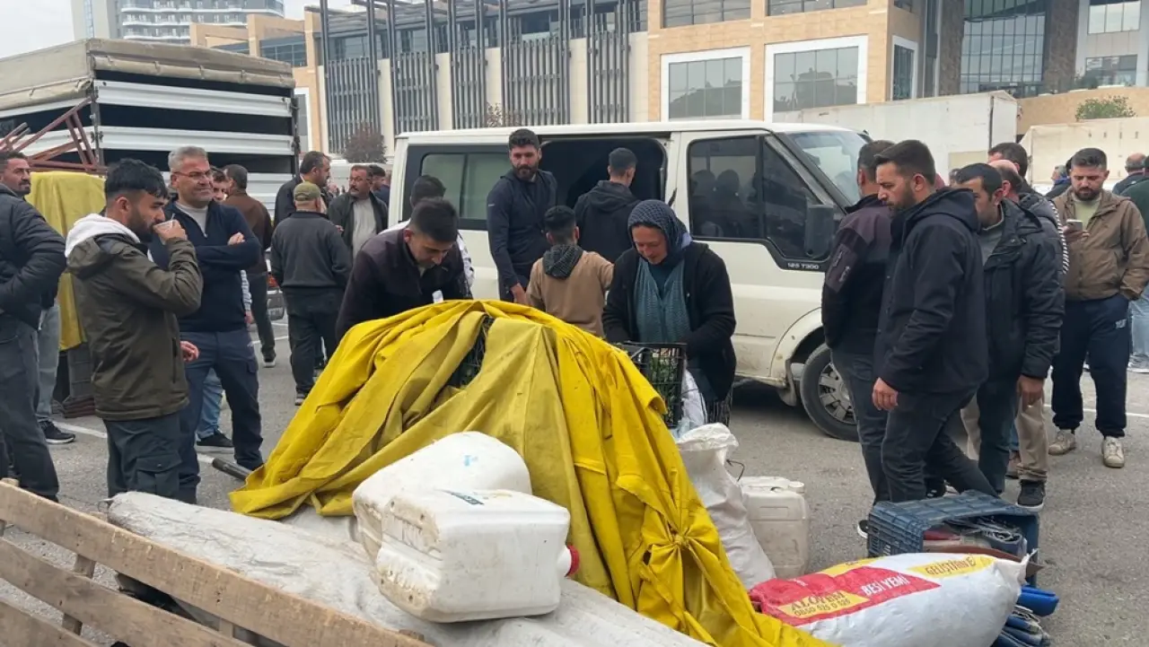 Gerilim Tırmanıyor, Pazarcılar Tezgah Açmadı 4