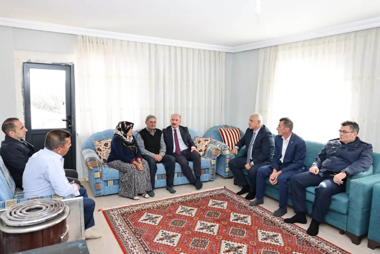 Yangında Evlerini Kaybeden Ailelerin Mutlu Günü 5