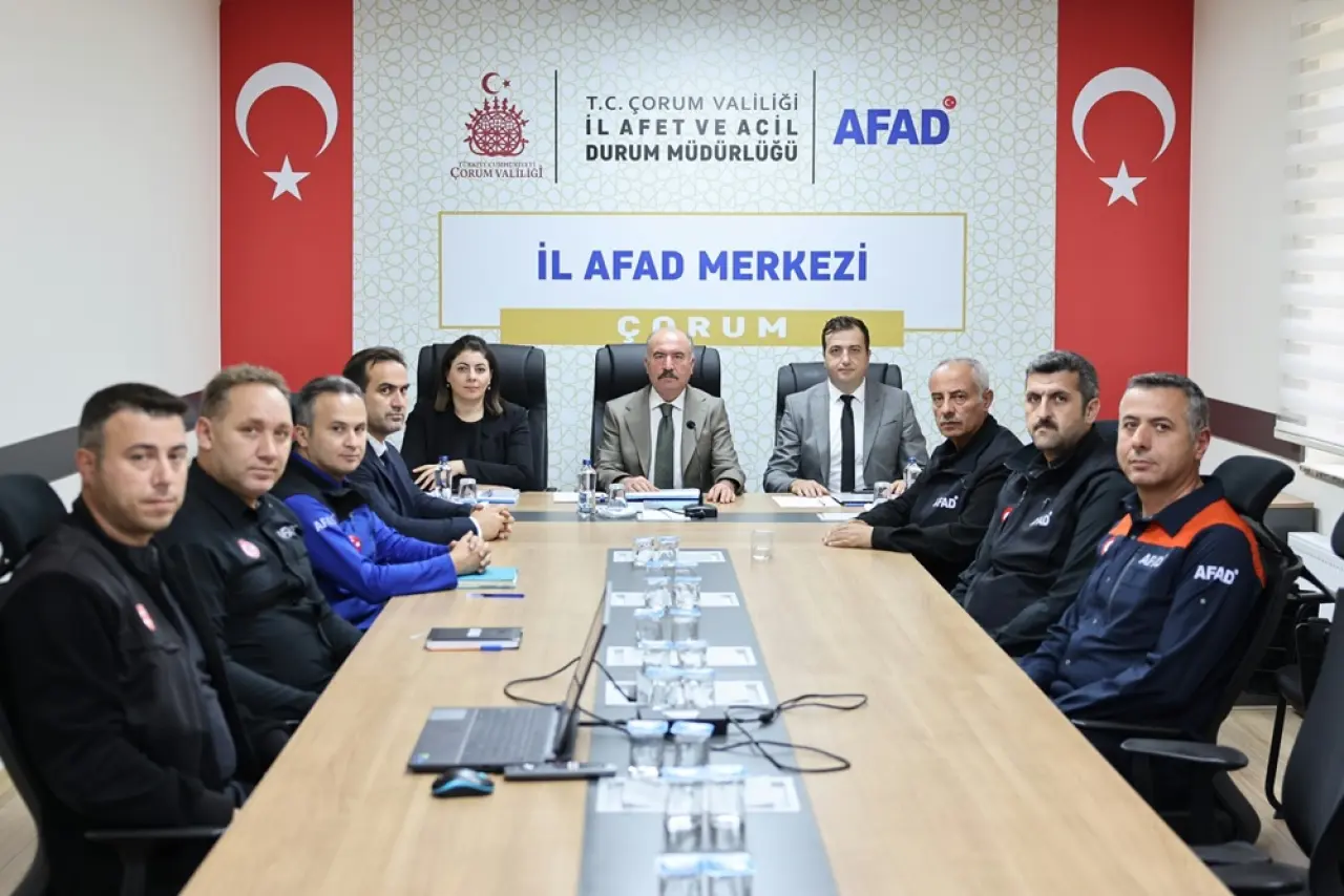 Vali Çalgan, AFAD'ın Çalışmalarını Dinledi 1