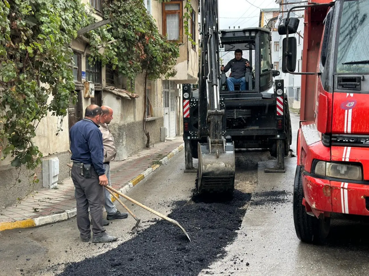 İskilip’te Altyapı Sonrası Bozulan Yollar Onarılıyor 4