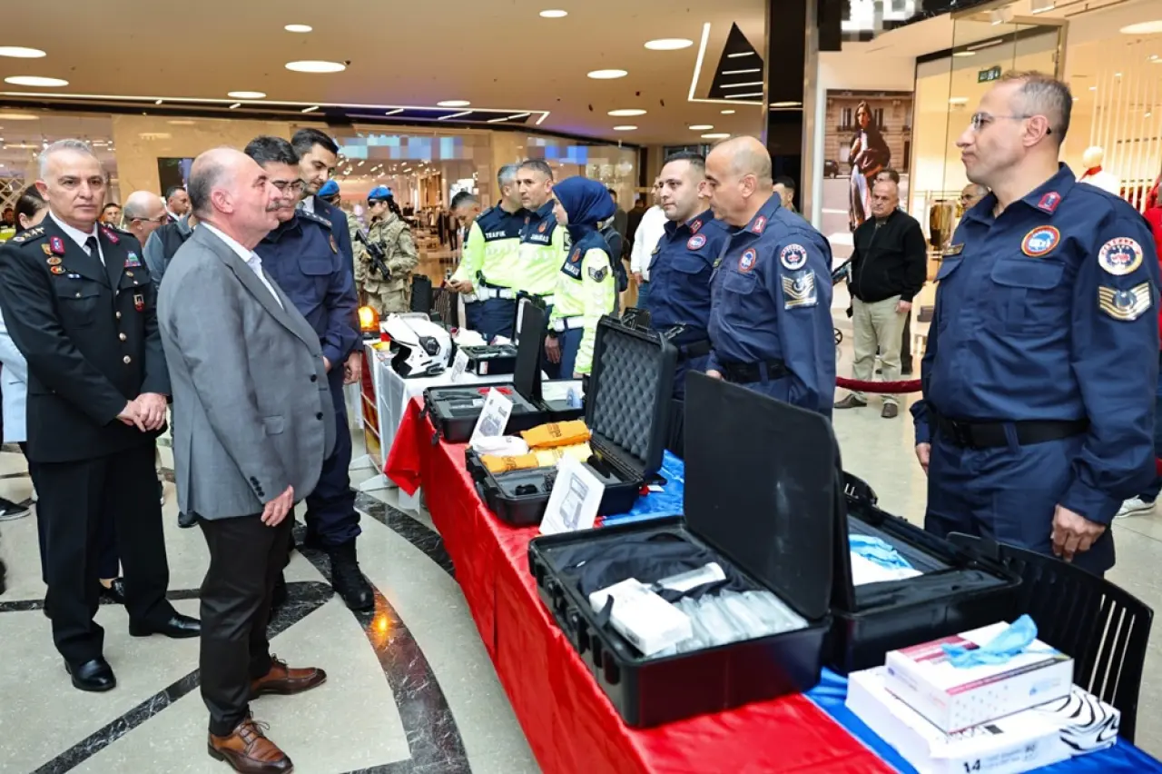 Emniyet ve Jandarma’nın Teçhizatları Sergilendi 6