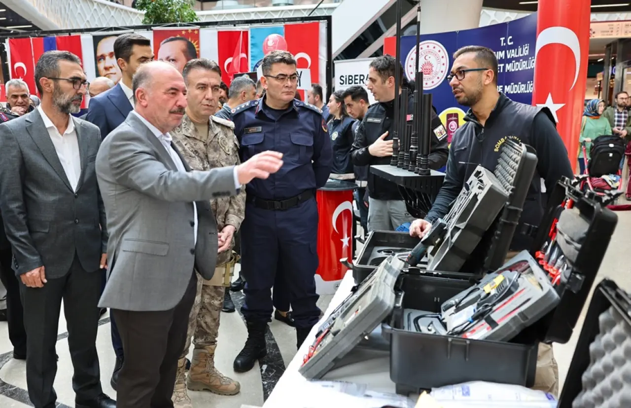 Emniyet ve Jandarma’nın Teçhizatları Sergilendi 4