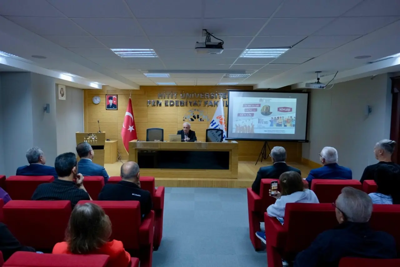Genç, HİTÜ’de Gençlerle Buluştu 3