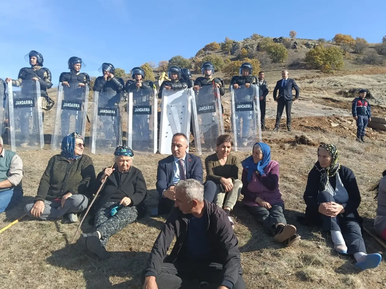 CHP’den Köy Halkının Mücadelesine Destek 5