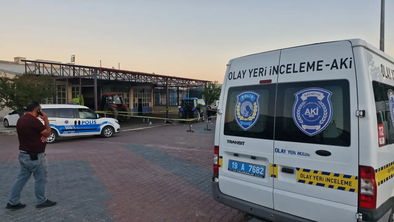 Traktörü Tamir Ederken Sıkıştı 2
