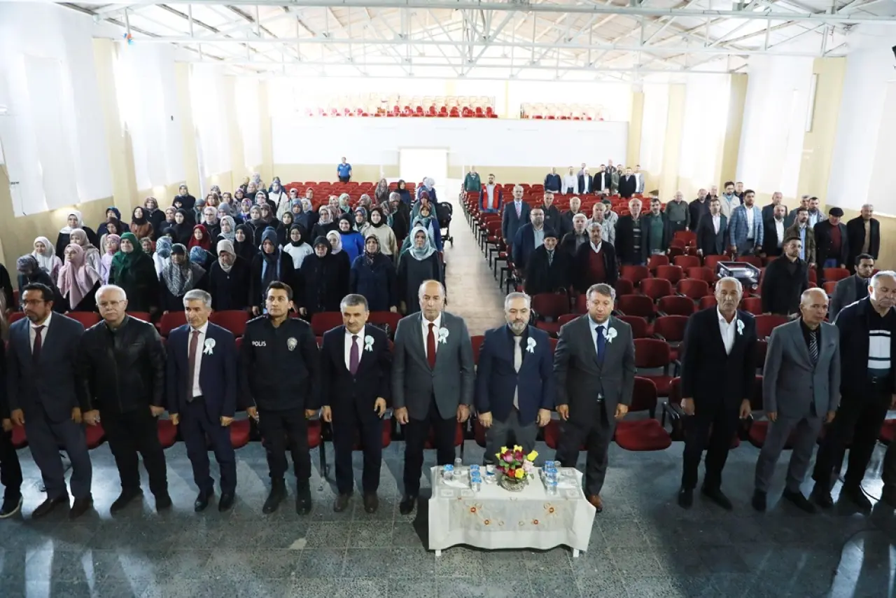 Alaca’da ‘Peygamberimiz ve Aile Ahlakı’ Konuşuldu 1