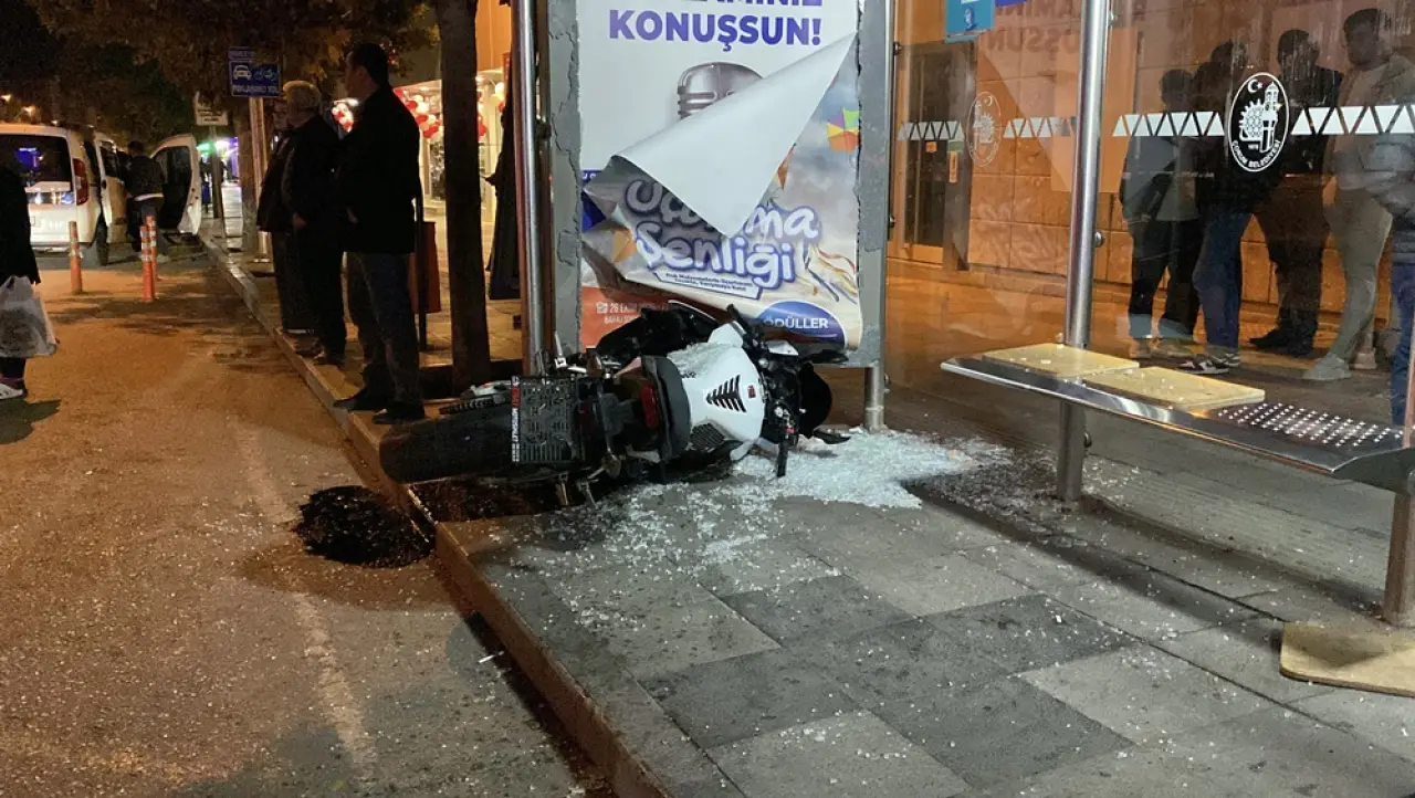 Otomobille Motosiklet Çarpıştı: 1 Yaralı 1