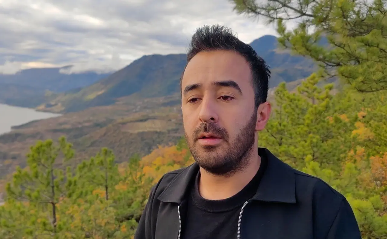 1100 Metre Rakımlı Tepeye Türk Bayrağı Dikti 1