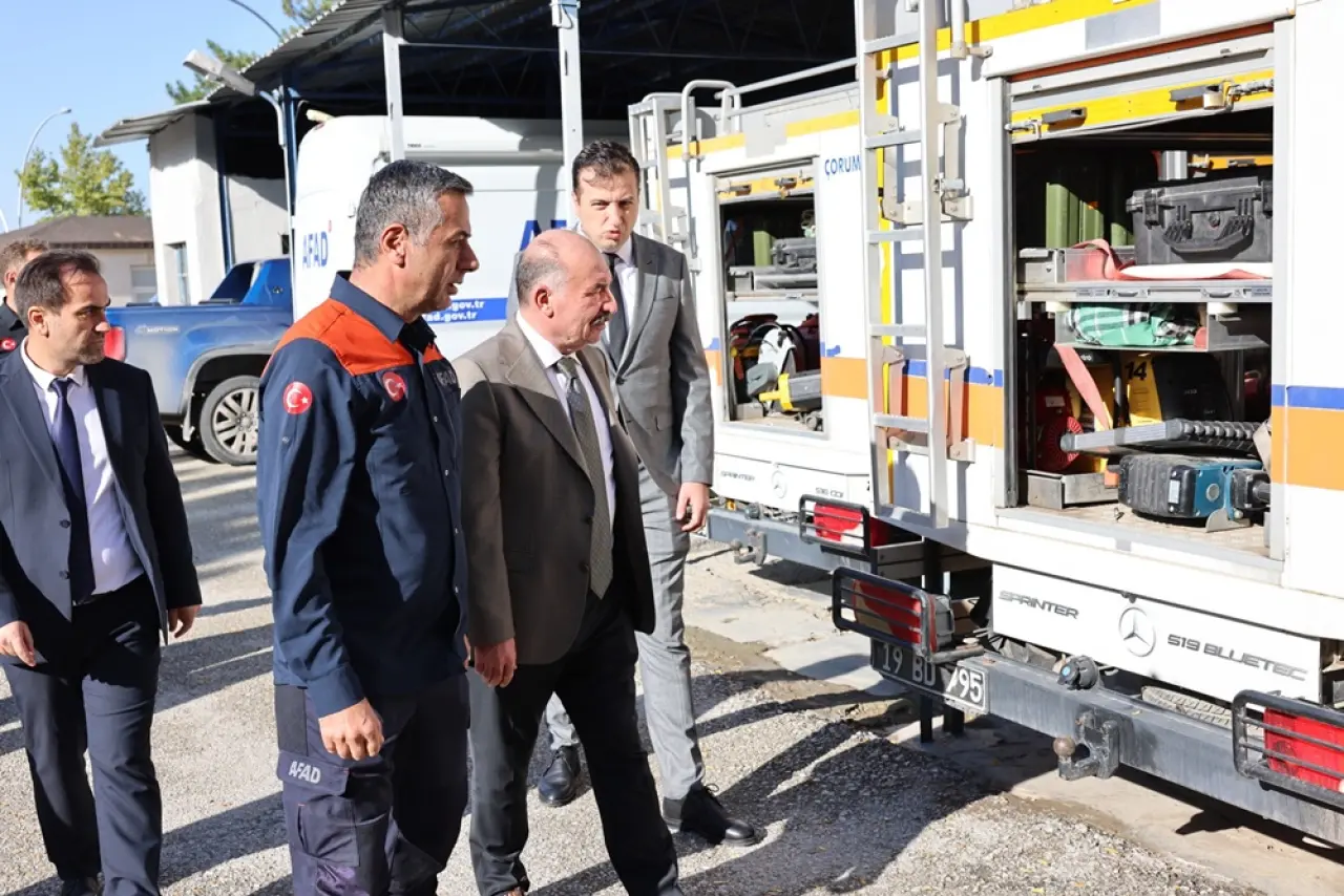 Vali Çalgan, AFAD'ın Çalışmalarını Dinledi 4