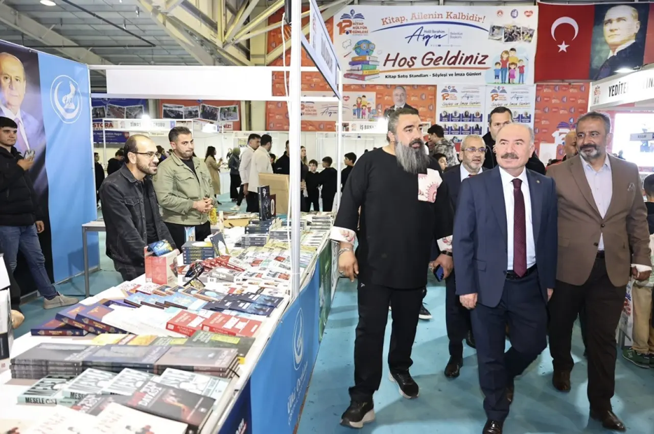 ‘Kitaplar Geleceğe Taşıyan En Güçlü Köprülerdir’ 4