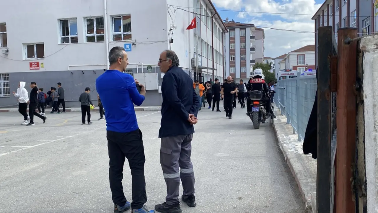 Tavuk Döner Yiyen Öğrenciler Zehirlendi 4