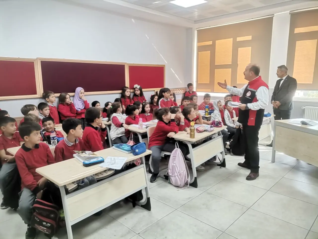 Miniklere Hayvan Sevgisi Anlatıldı 3