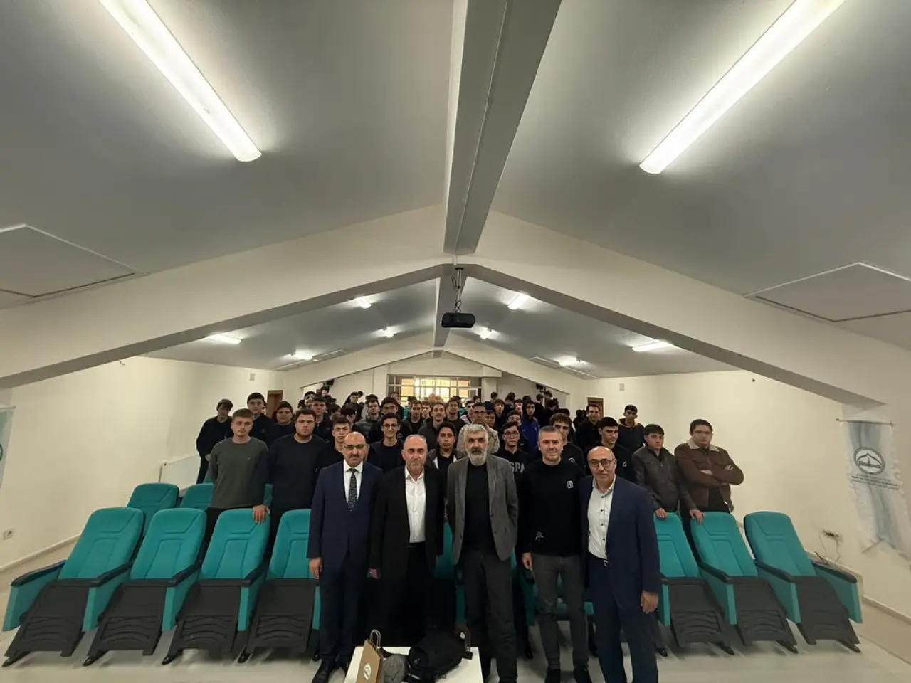 Ünlü Yazarlar Öğrencilerle Buluşuyor 2