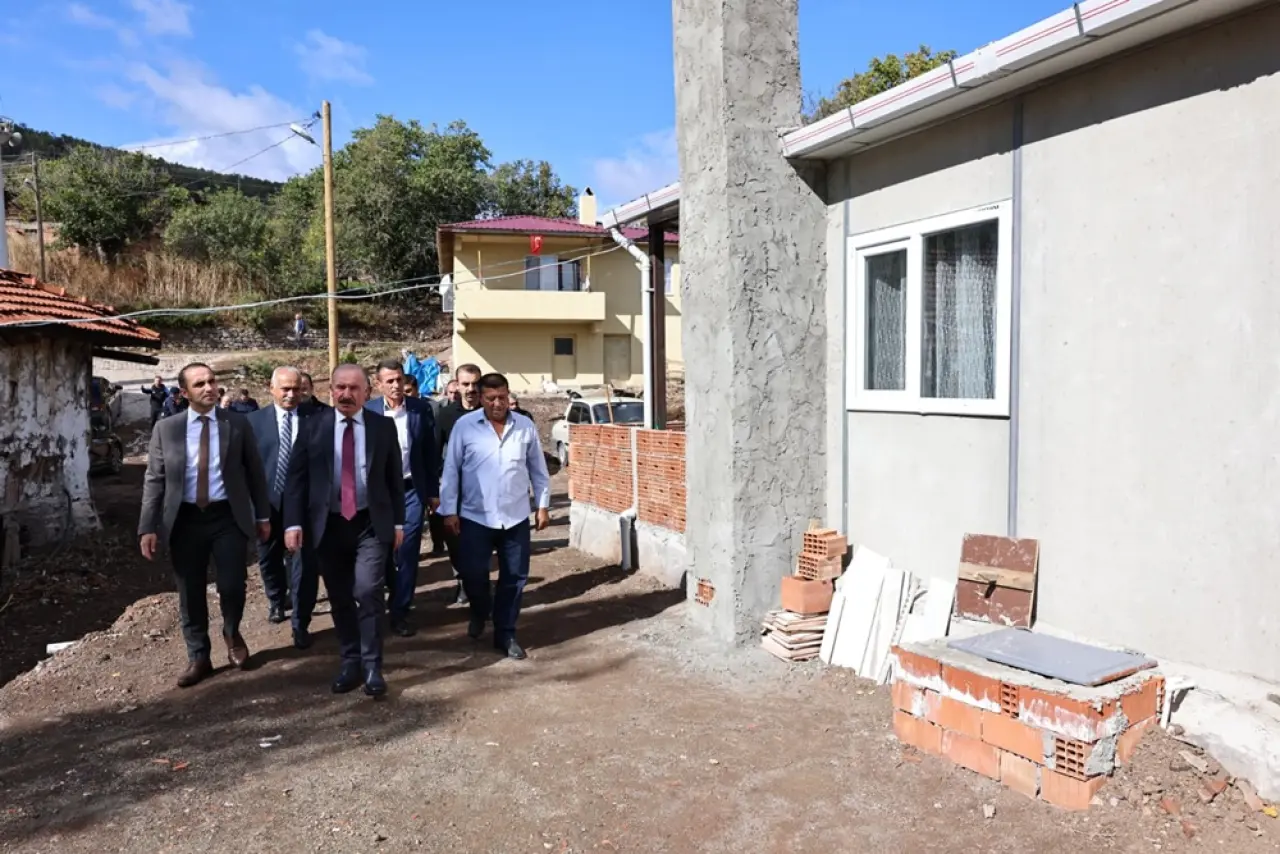 Yangında Evlerini Kaybeden Ailelerin Mutlu Günü 1