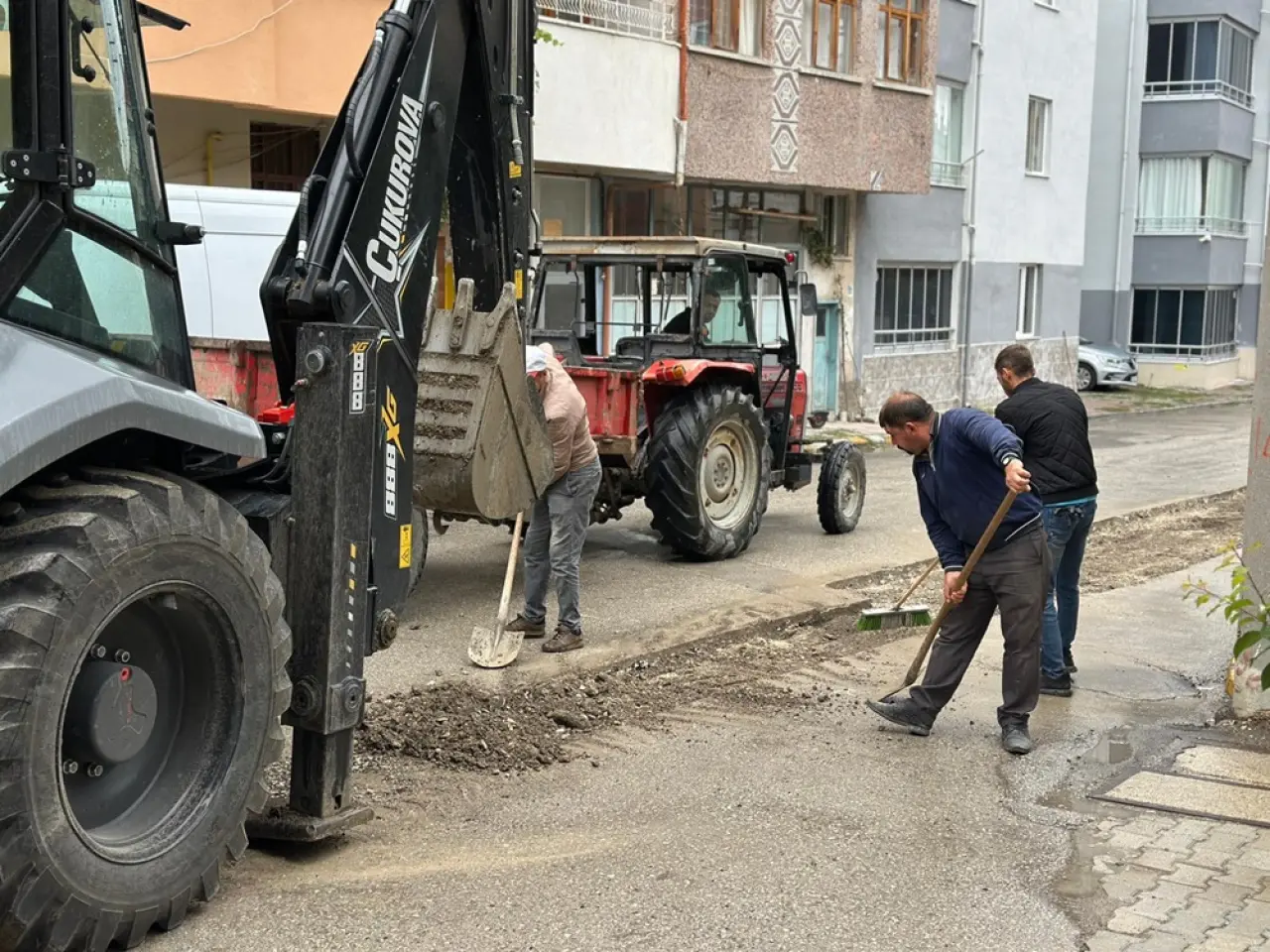 İskilip’te Altyapı Sonrası Bozulan Yollar Onarılıyor 3