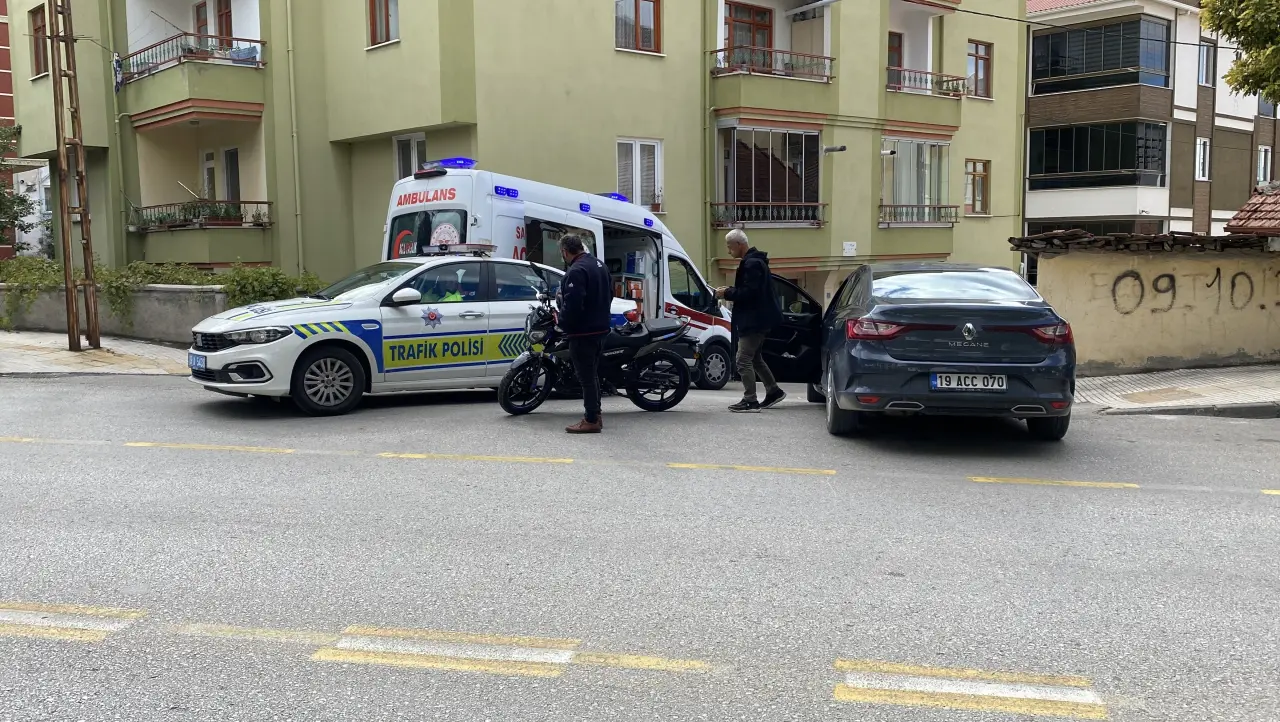 Motosiklet İle Otomobil Çarpıştı 6
