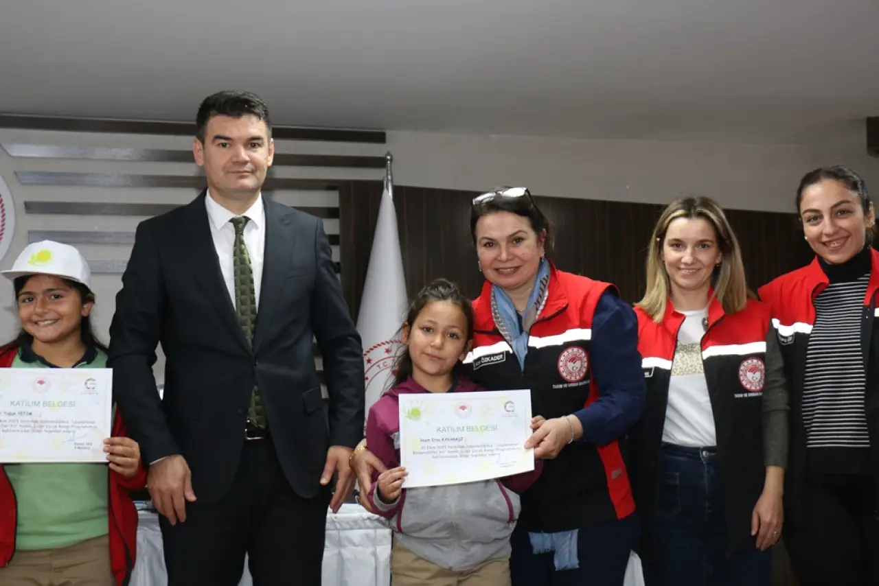Hem Öğrendiler Hem Fide Diktiler 2