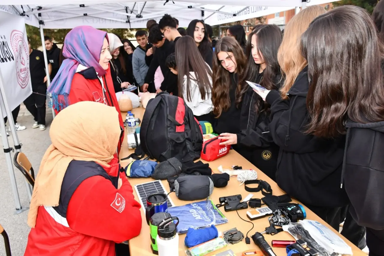 Okullarda Eş Zamanlı Tatbikat 4