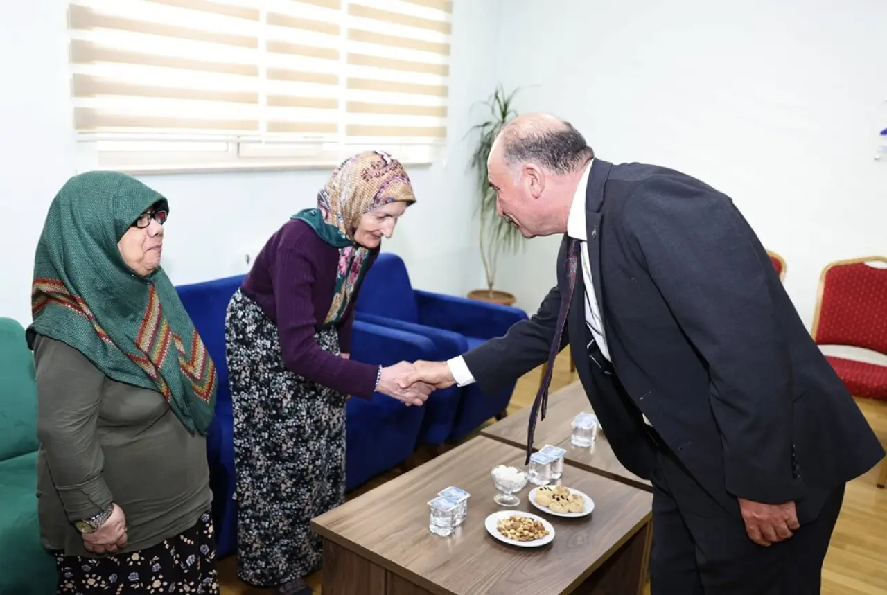 Vali Çalgan, Huzurevi Sakinleriyle Buluştu 2