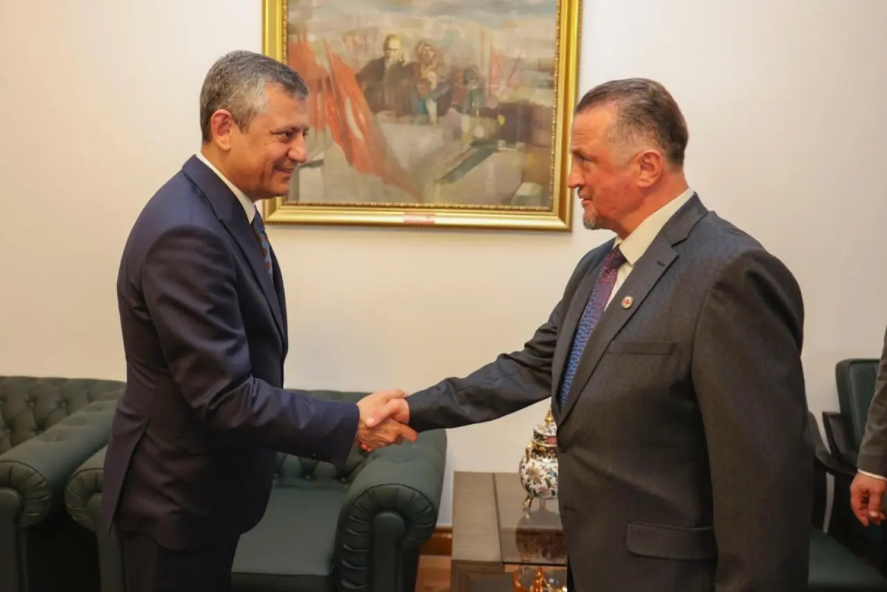 CHP Heyeti, Özgür Özel ile Görüştü 2