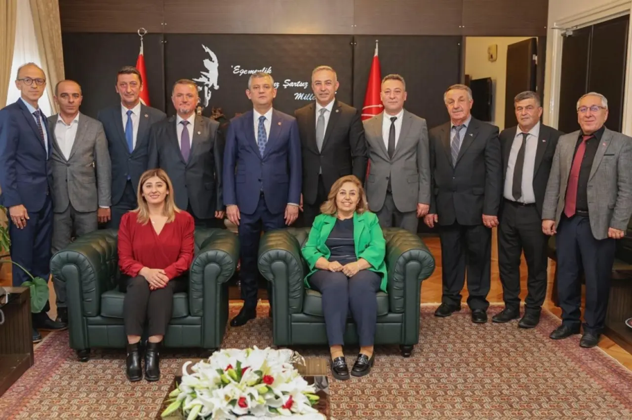 CHP Heyeti, Özgür Özel ile Görüştü 4