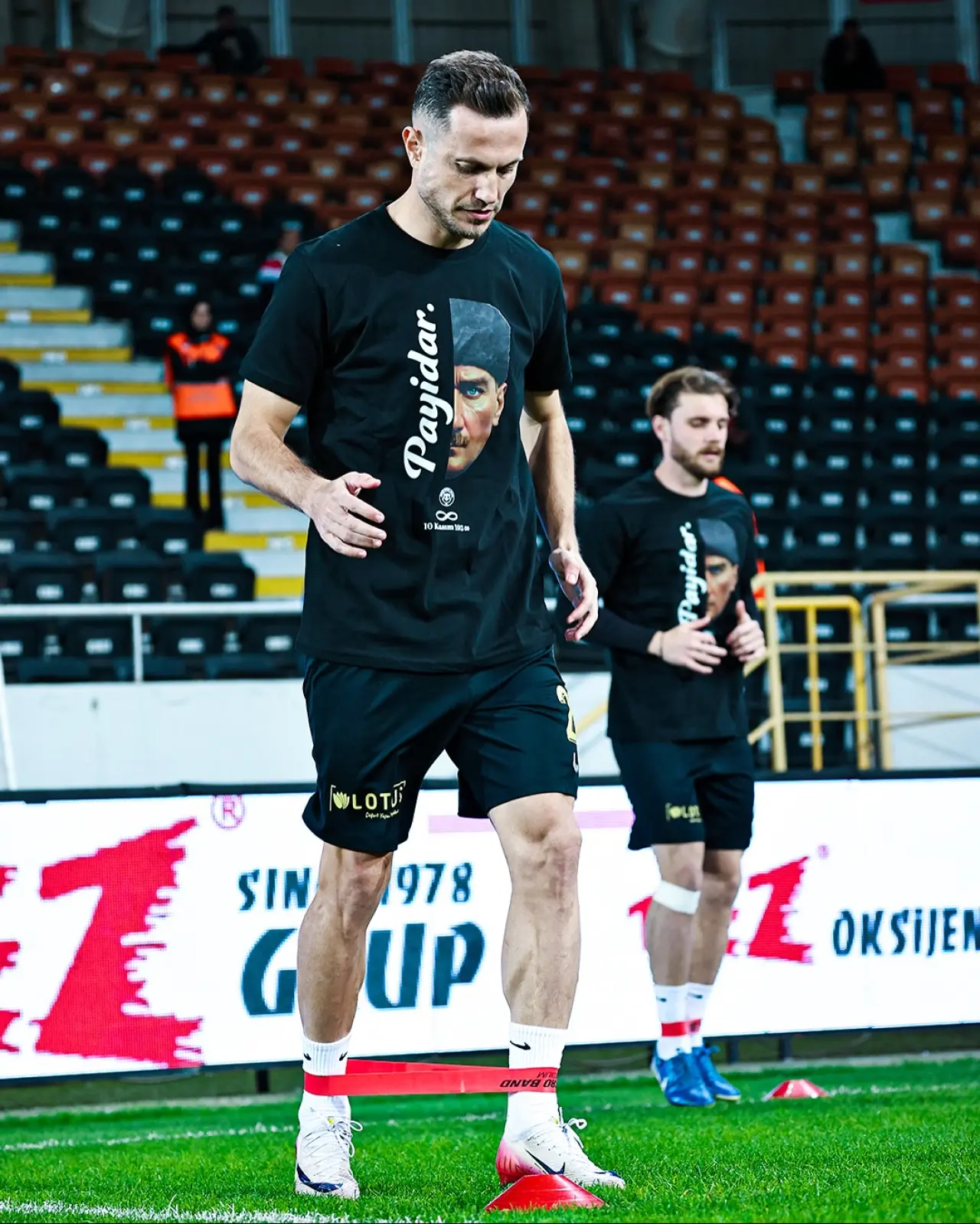 İki isim ilk kez sarı kart gördü 1