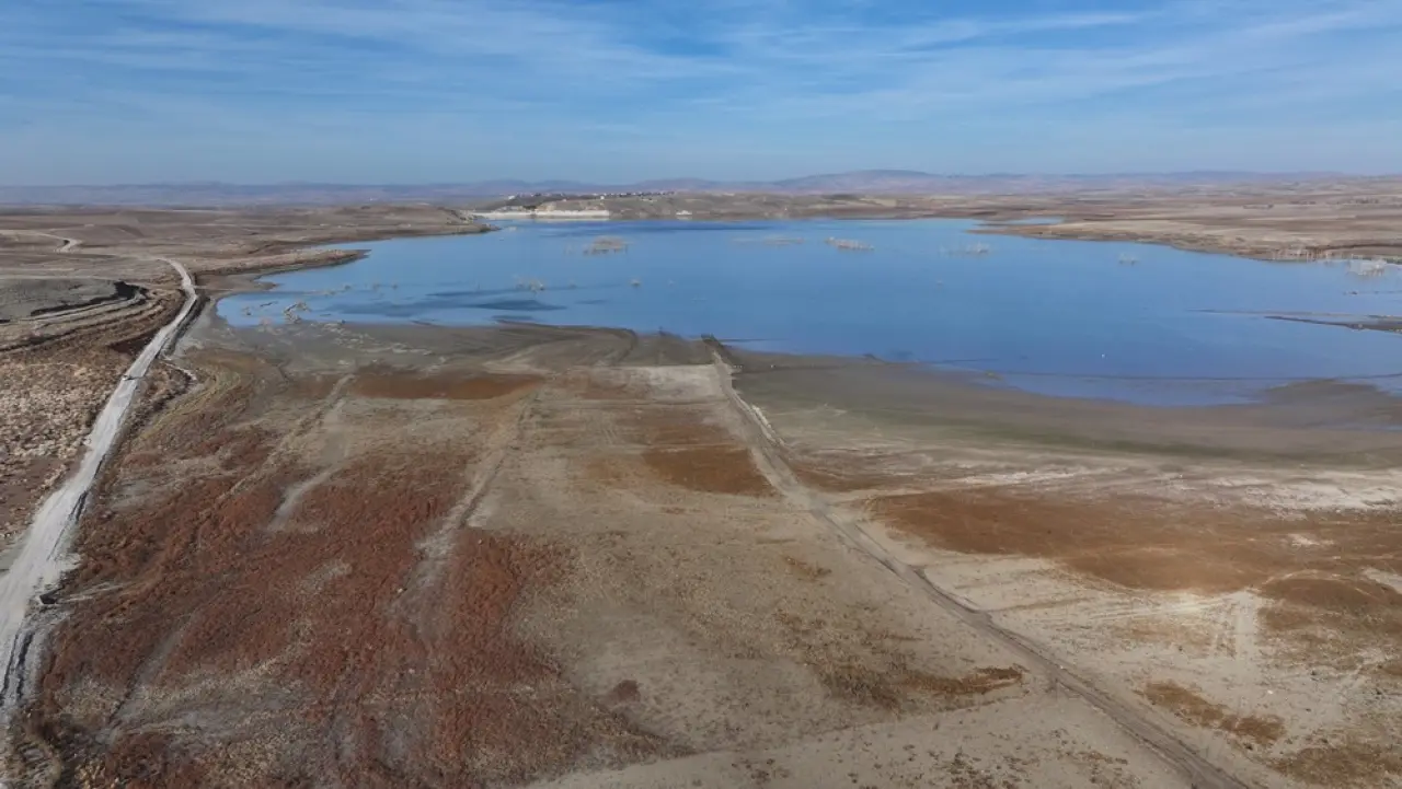 Su Seviyesi Kuraklık Nedeniyle Yüzde 1'in Altına Düştü 1