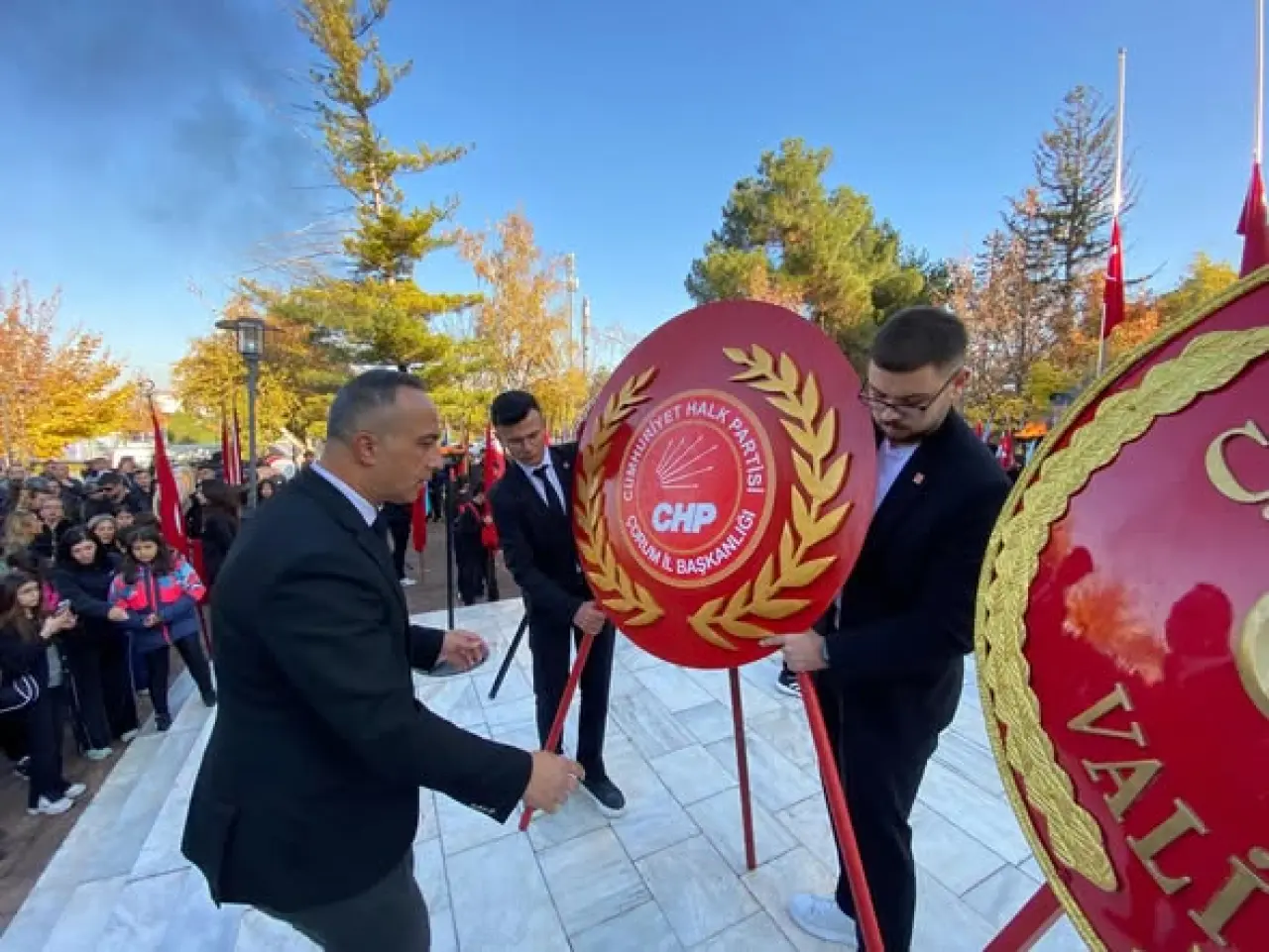 CHP’den Ata’ya Saygı Çelengi 2