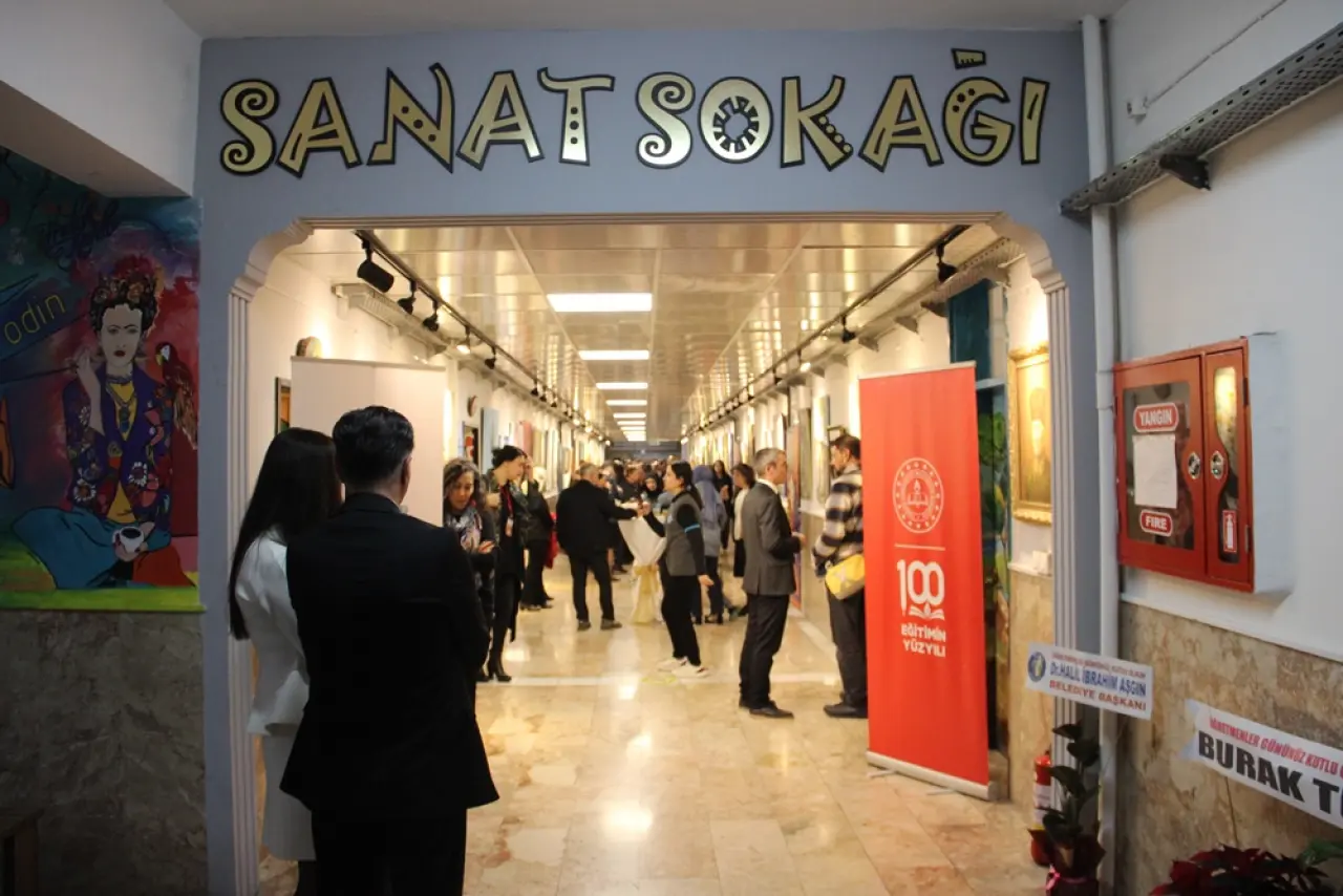 Sanatçılar Resimlerini Şehit Öğretmenler İçin Yaptı 6