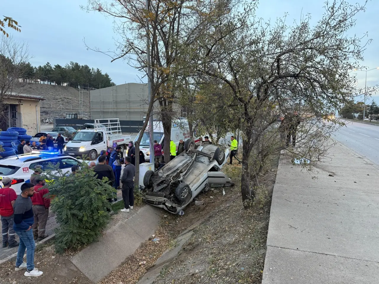 Takla Atan Otomobil Hurdaya Döndü 4