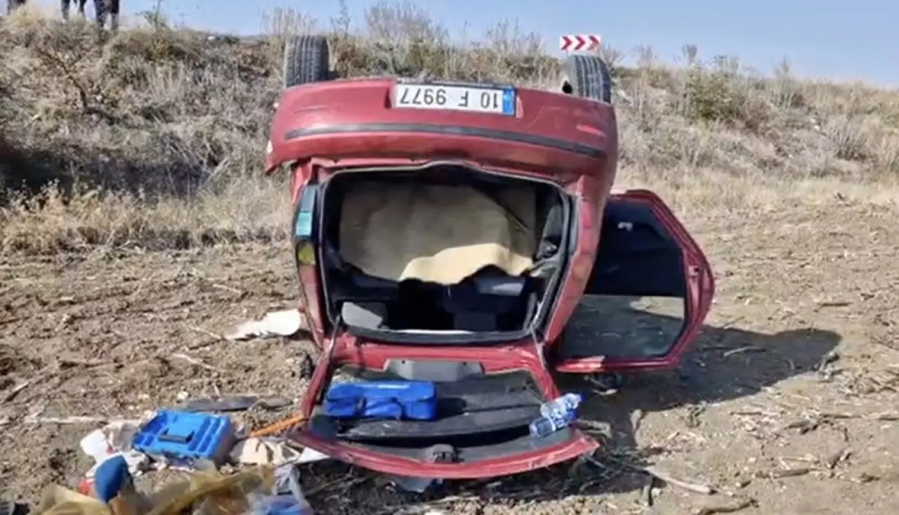 Otomobil Takla Attı: 1 Yaralı 2