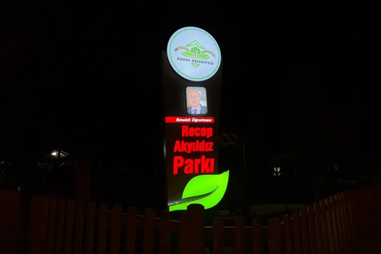 Eğitim çınarının adı parkta yaşatılıyor 2