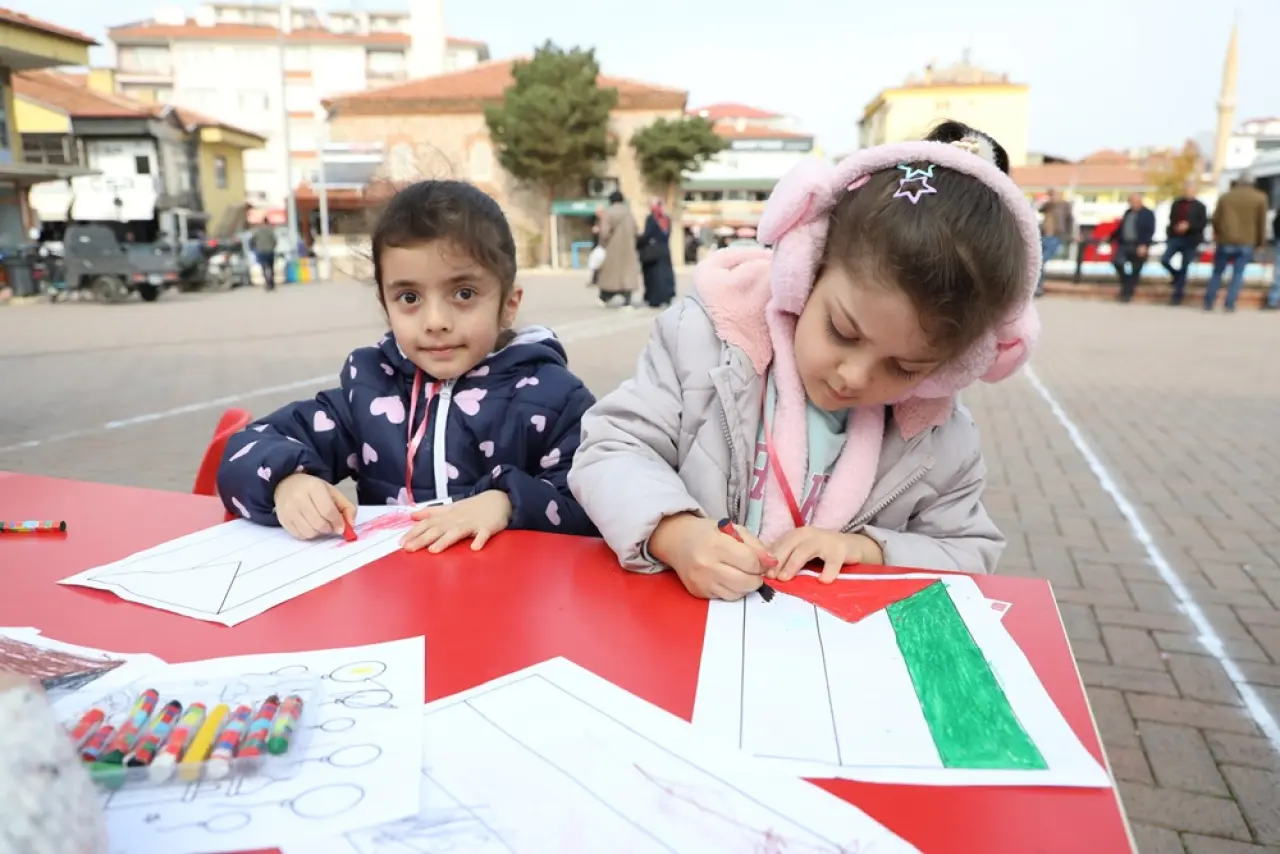 Minik Ellerden Filistin'e Destek 4