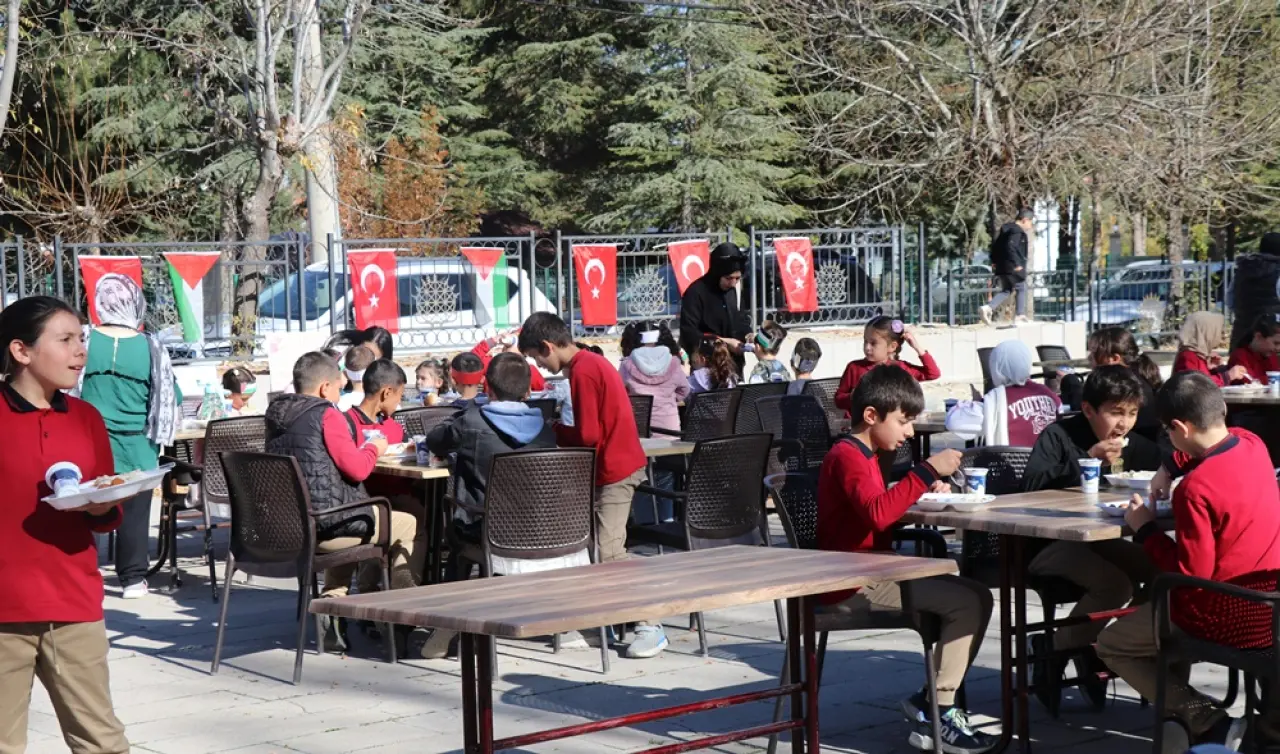 Boğazkale Halk Eğitim Merkezi’nden Gazze Yararına Kermes 5