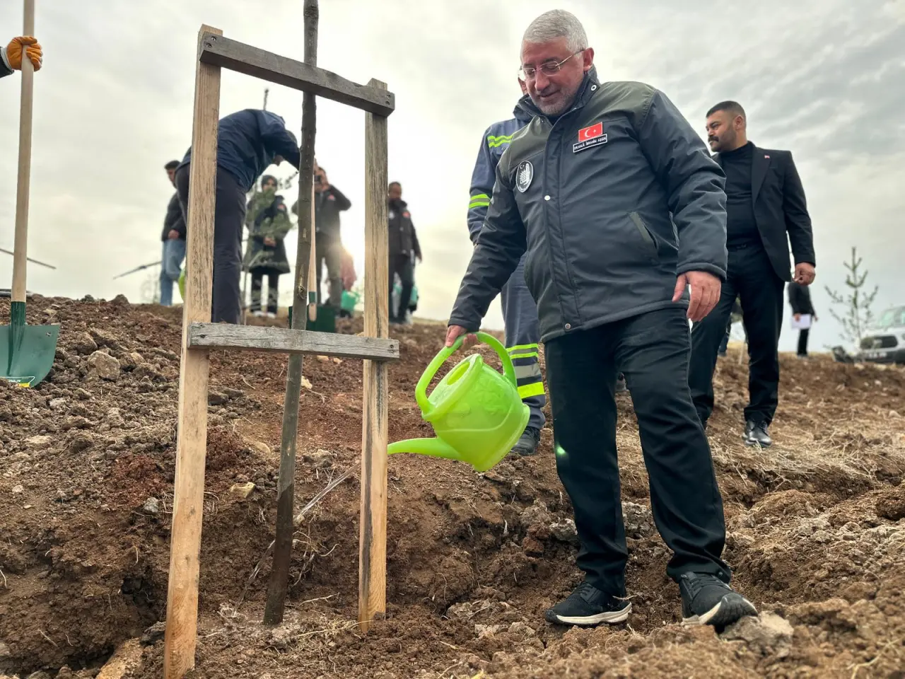 Yeni Ormanda İlk Ağaçlar Toprakla Buluştu 2