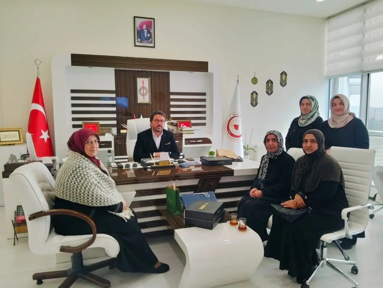 Saadet Partili kadınlardan 24 Kasım kutlama ziyaretleri 2