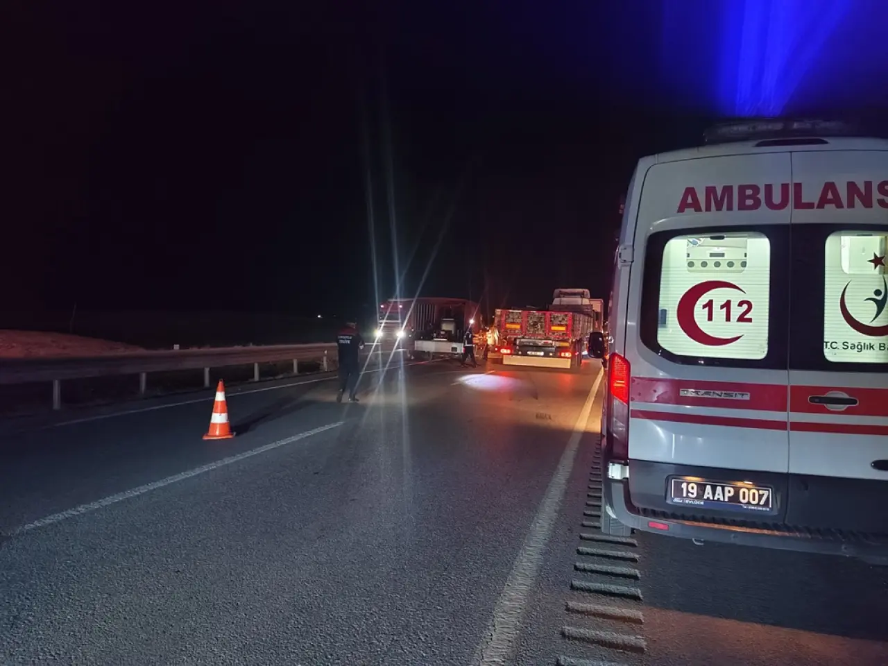 5 Araç Birbirine Girdi: 3 Yaralı 2