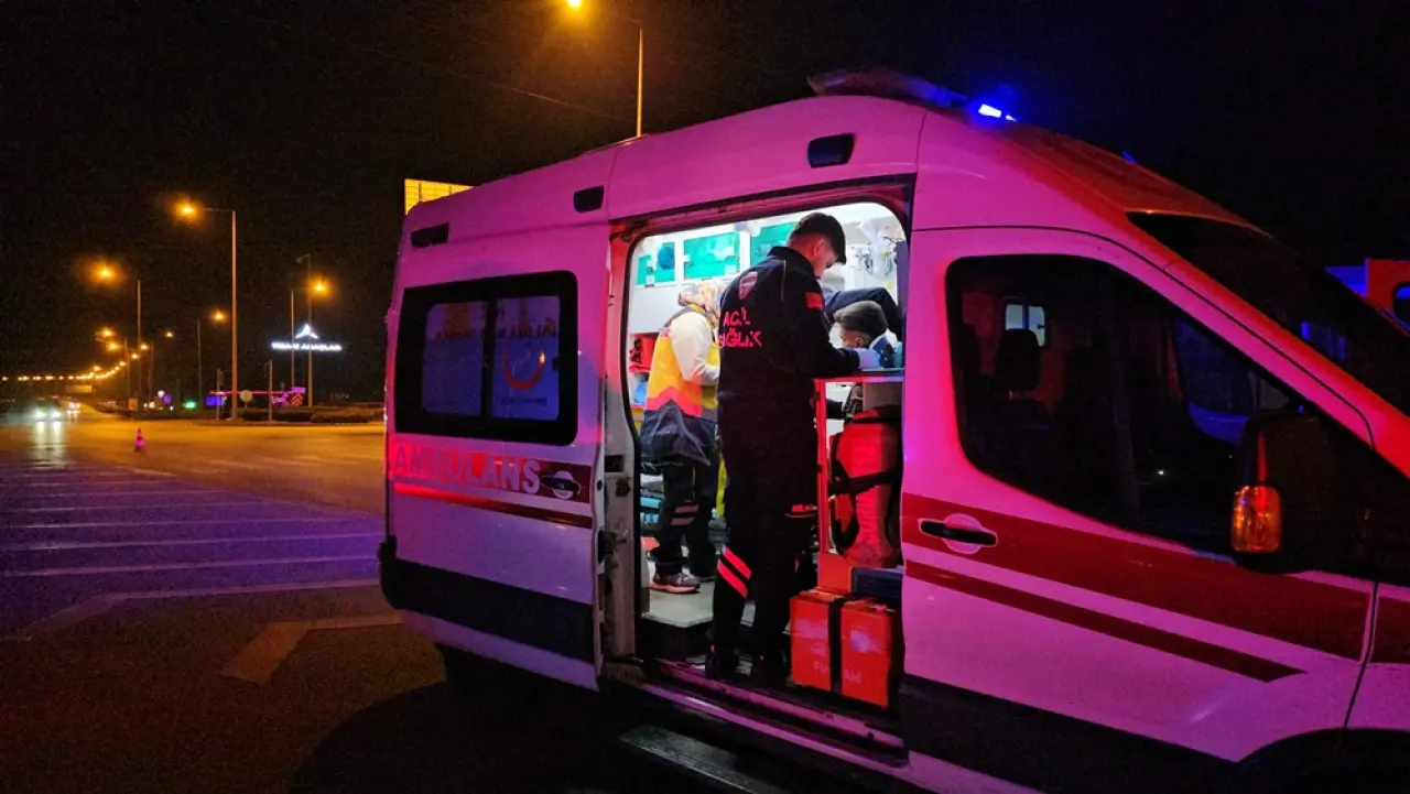 TIR ile Otomobil Çarpıştı: 2 Yaralı 2