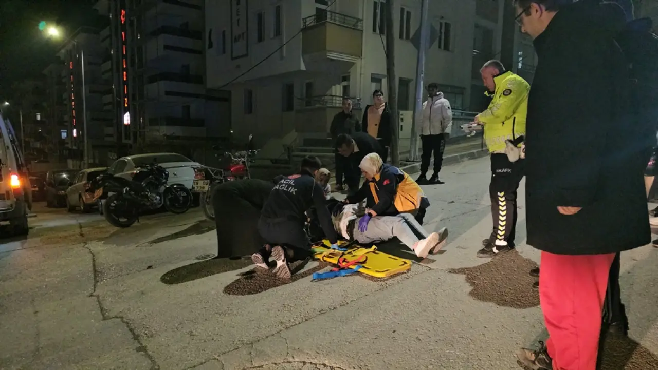 Motosikletle Araç Çarpıştı: 1 Yaralı 1