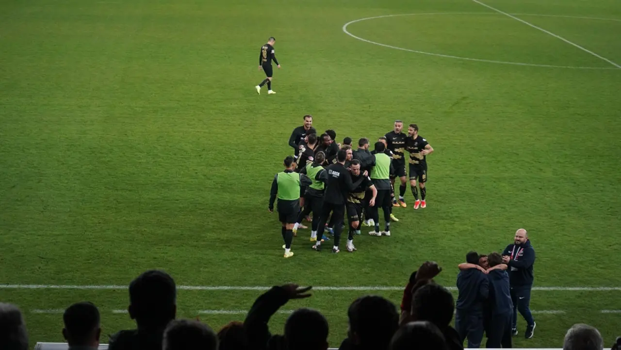 Zirve Yolunda Kritik Galibiyet: 3-1 18