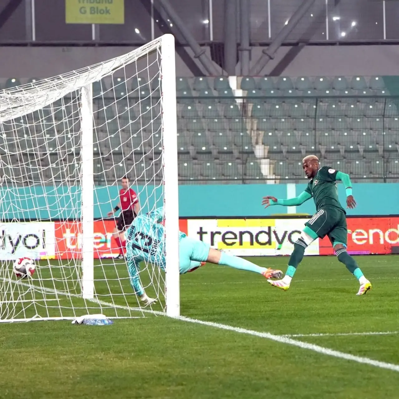 Liderlik Şansı Gitti: 3-1 4