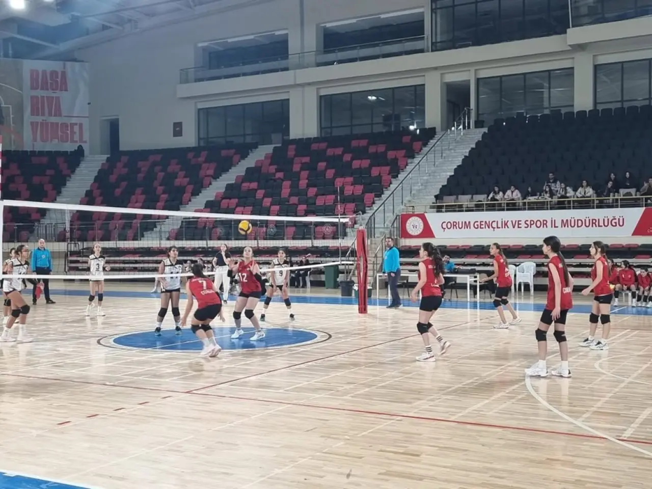 Okul Sporları Voleybol Müsabakaları 30 Takımın Katılımıyla Sürüyor 1