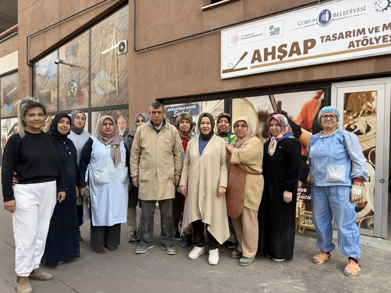 Kadınlar Ahşap Atölyesinde Hem Öğreniyor Hem Üretiyor 4