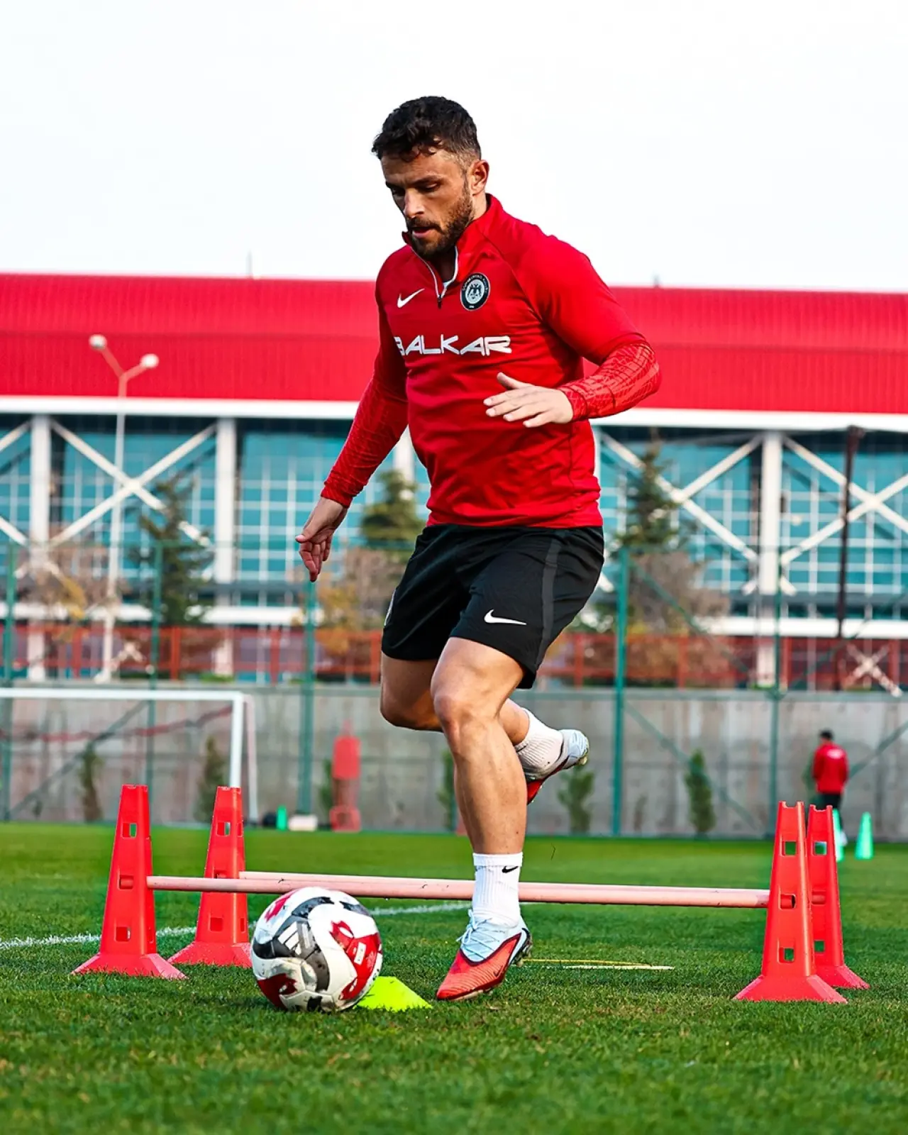 Rakip Tanıdık, Hedef Üç Puan! 2