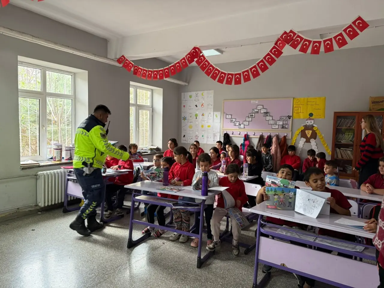 Öğrencilere Trafik Dedektifleri Eğitimi 2