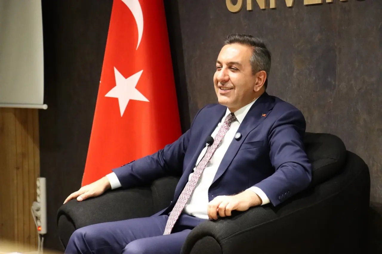 Dere, Üniversite Öğrencileriyle Buluştu 1